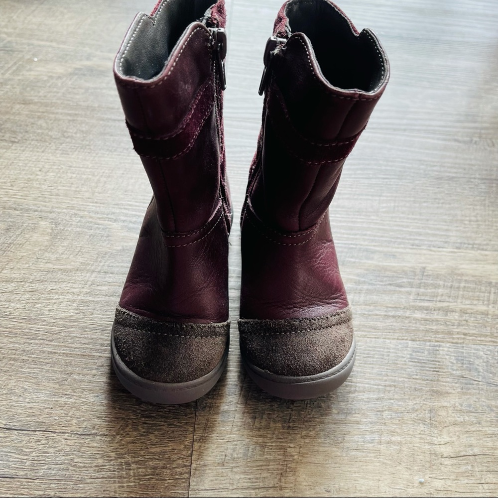 Clarks Toddler Girl Leather Boots. Size5